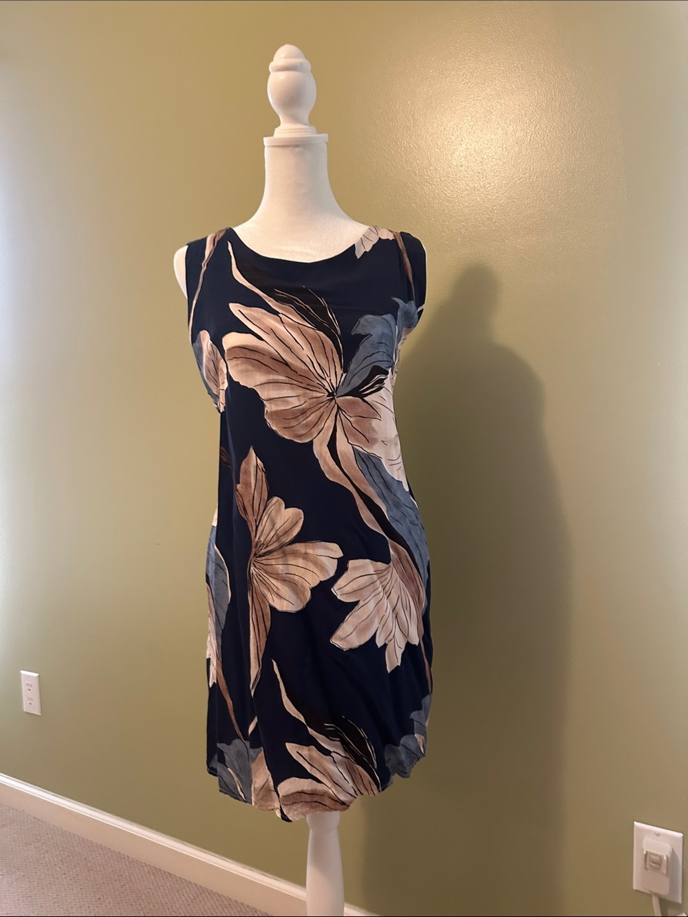 Navy Floral Sleeveless Shift Dress